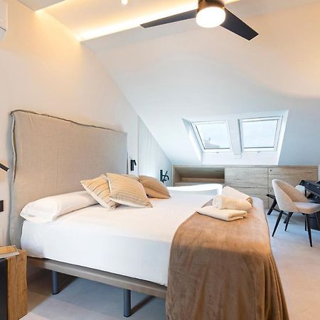 Magnificent Renovated 2Bd 2Bth Duplex With Terrace - City Centre مالقة المظهر الخارجي الصورة